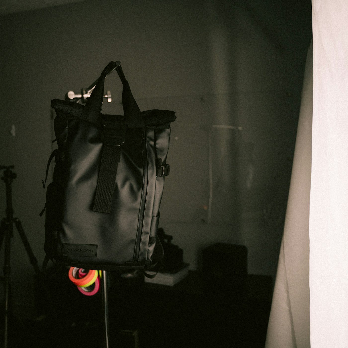 Mochila Rígida para Cámara y Laptop Mochila Rígida para Cámara y Laptop — Velaro