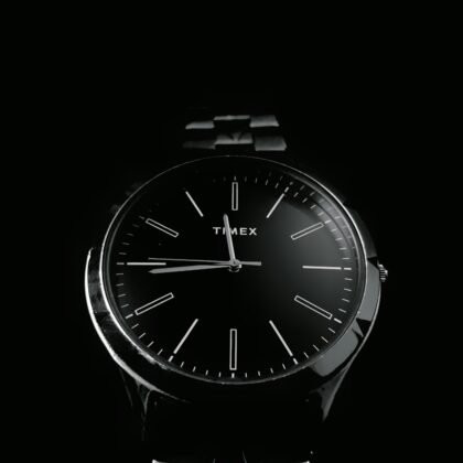 Reloj Minimalista con Malla Milanesa — Velaro