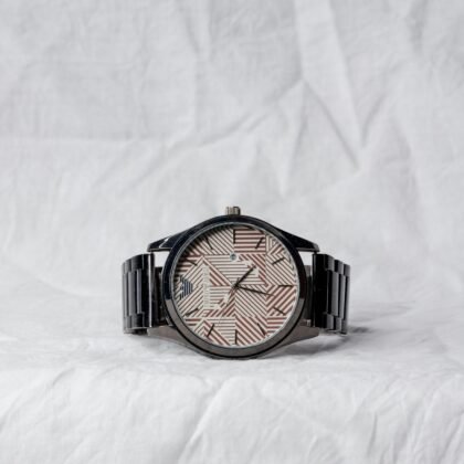 Reloj Minimalista con Malla Milanesa — Velaro