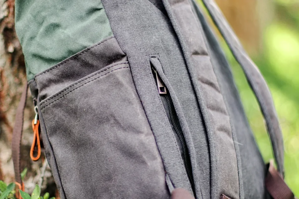 Una mochila que sienta igual de bien a mujeres y hombres